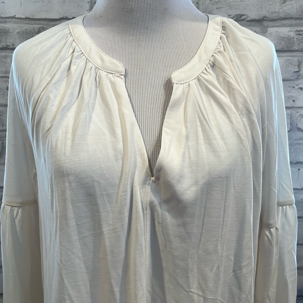 Lucky Brand Medium creamy white soft boho blouse long sleeve v neck